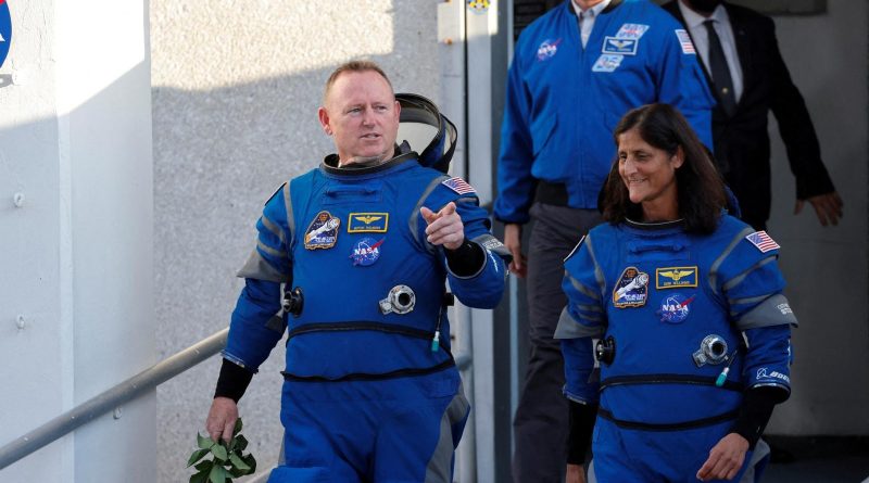 Astronautas de la NASA varados en el espacio, más cerca de llegar a casa